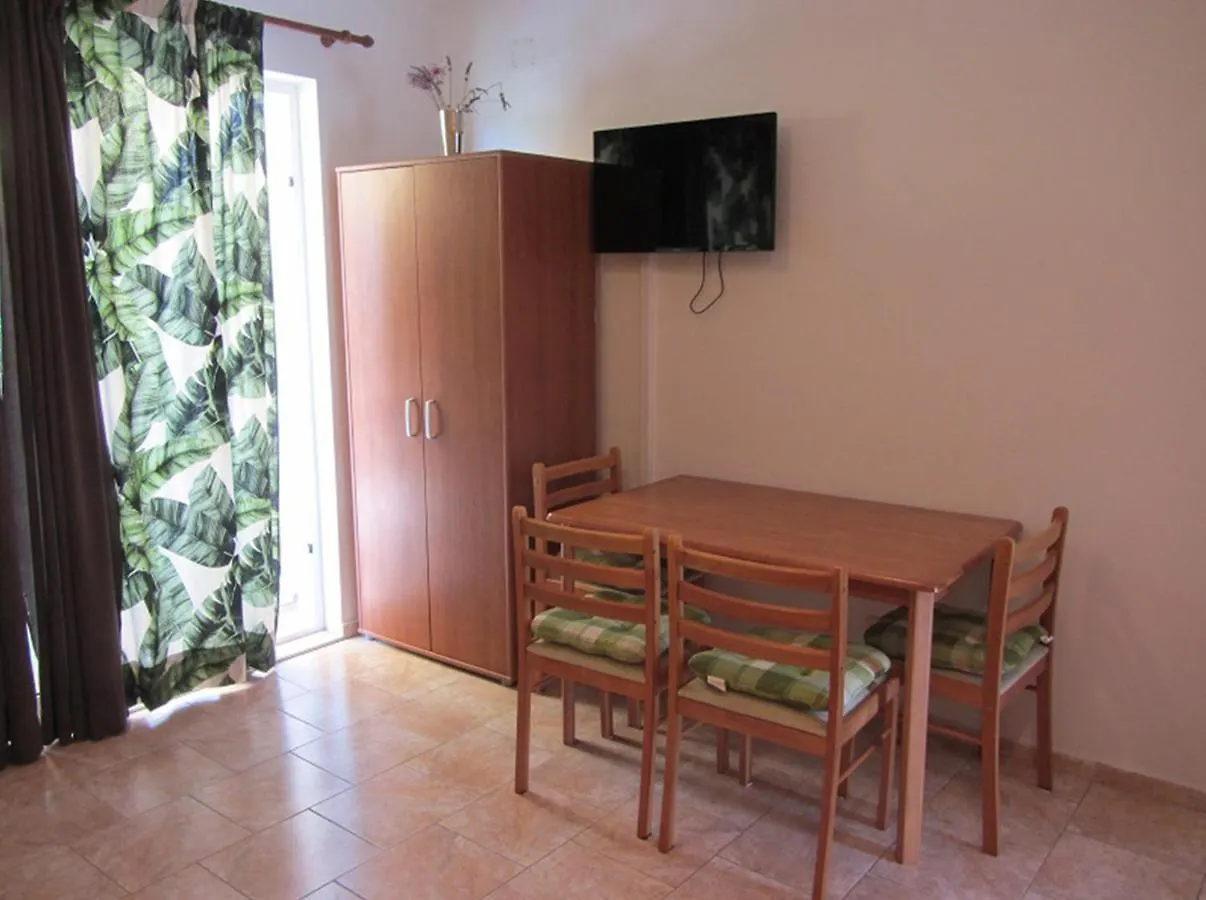 Apartments With A Parking Space Pakostane, Biograd - 18373 0*, Pakostane Croatia